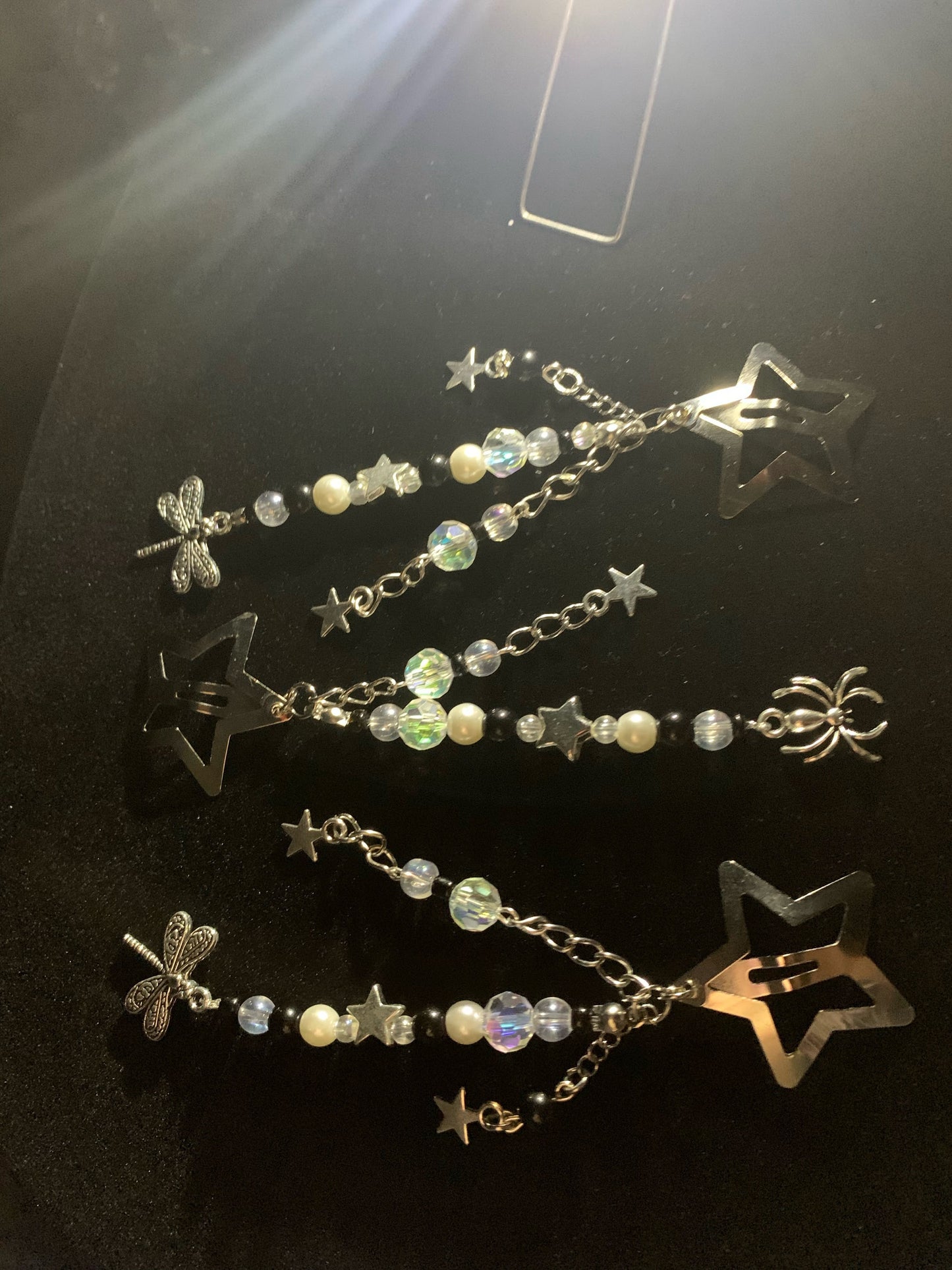 Star clips with charms 🕷️⭐️💿